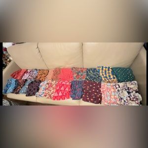 Lot of 22 LuLaRoe leggings.
